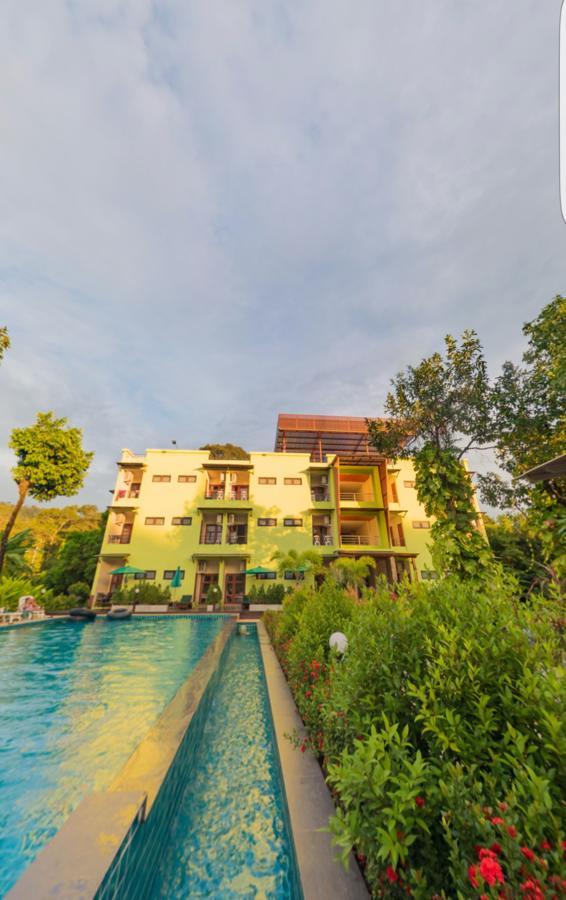 Morakot Lanta Resort Ko Lanta Exterior foto